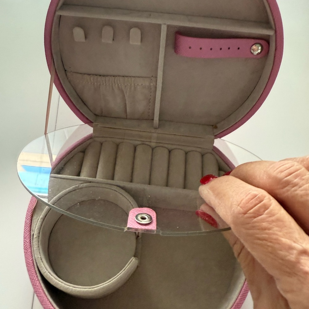 Pink Round Kameleon Jewelry Box - Picture 6 of 6